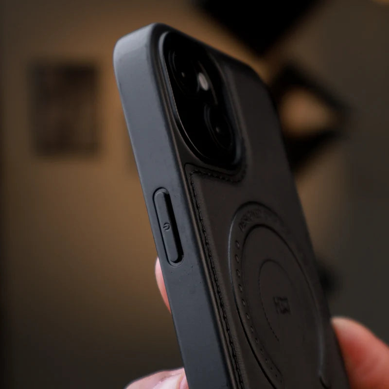 HDD Leather Dots Magsafe Case iPhone 15