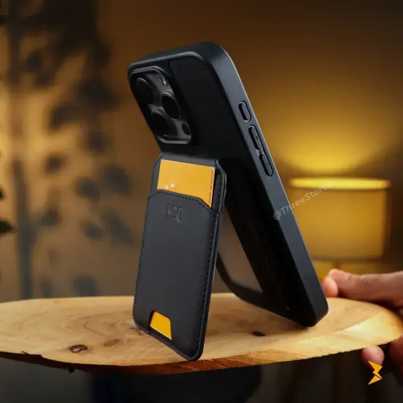 HDD Vaulta Card Magsafe Case iPhone 16 Pro Max - Three