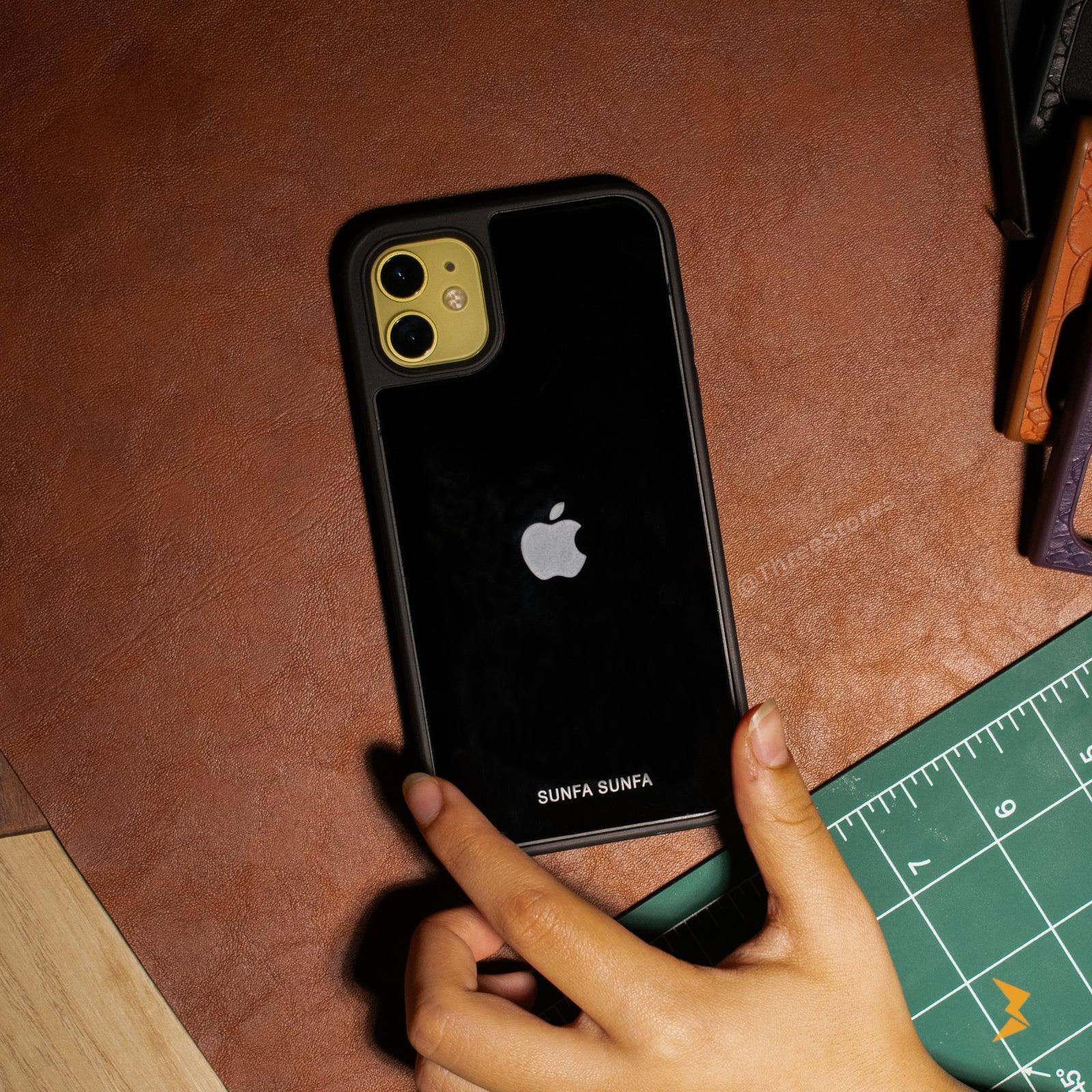 Jet Black Glossy Case iPhone 11 - Three