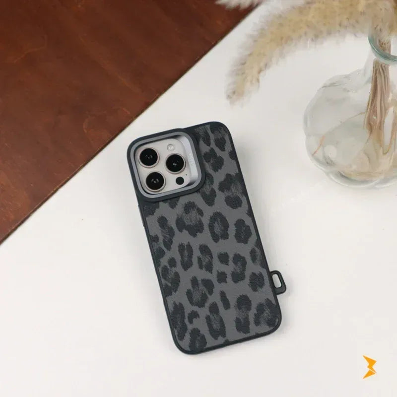 Kajsa Ryzen Case iPhone 16 Pro Max - Three