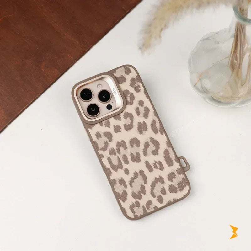 Kajsa Ryzen Case iPhone 16 Pro Max - Three