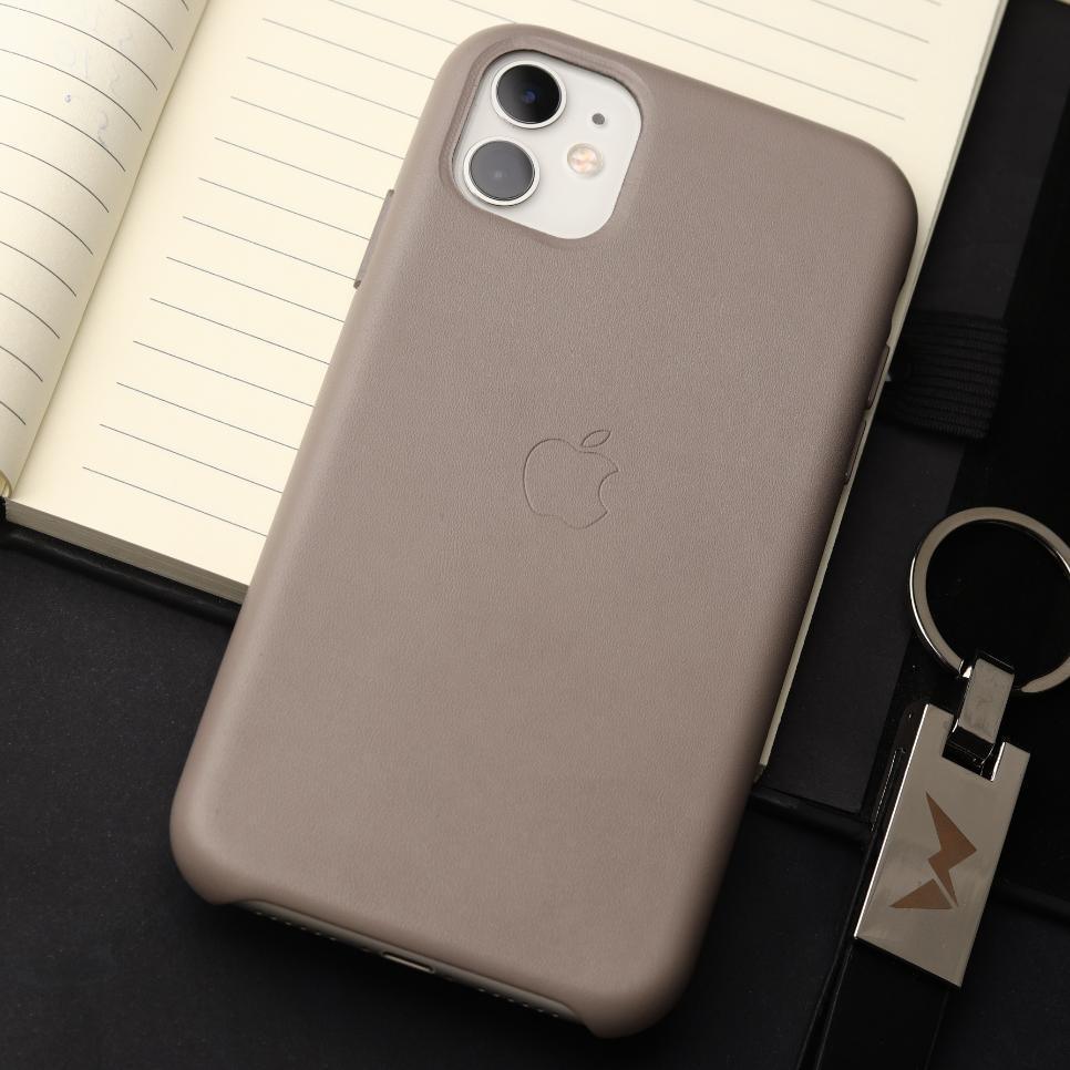 Leather Case iPhone 11 - Three