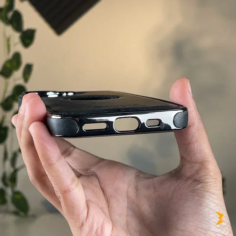 Light Sand Leather Case iPhone 16 - Three