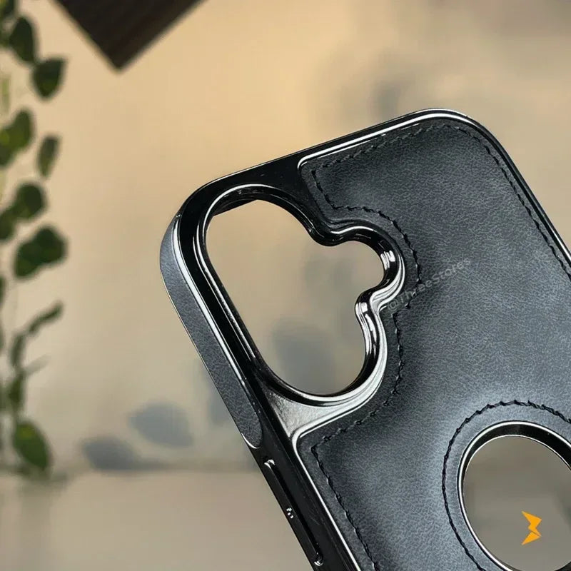 Light Sand Leather Case iPhone 16 - Three