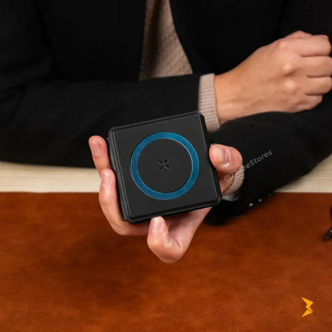 Mag Trifold 3 in 1 Foldable Wireless Charger - Three