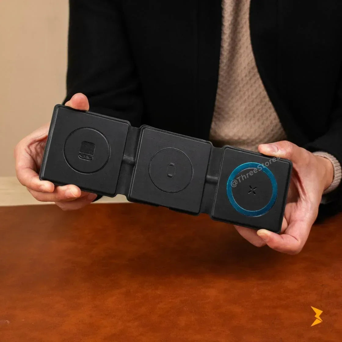 Mag Trifold 3 in 1 Foldable Wireless Charger - Three