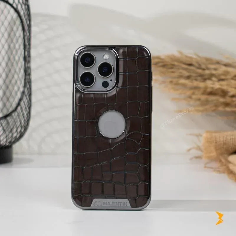 Majentik Rock Leather Case iPhone 13 Pro Max - Three