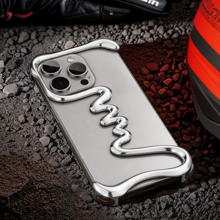 One Line Metal Case iPhone 15 Pro Max - Three