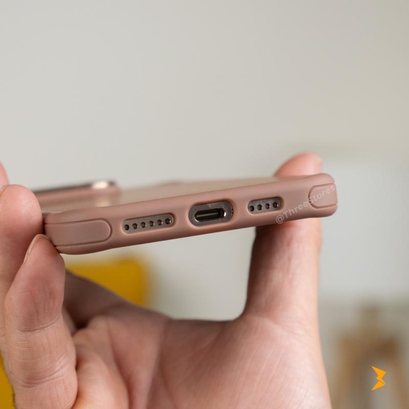 Onyx Carbon Fiber Case iPhone 16 Pro Max