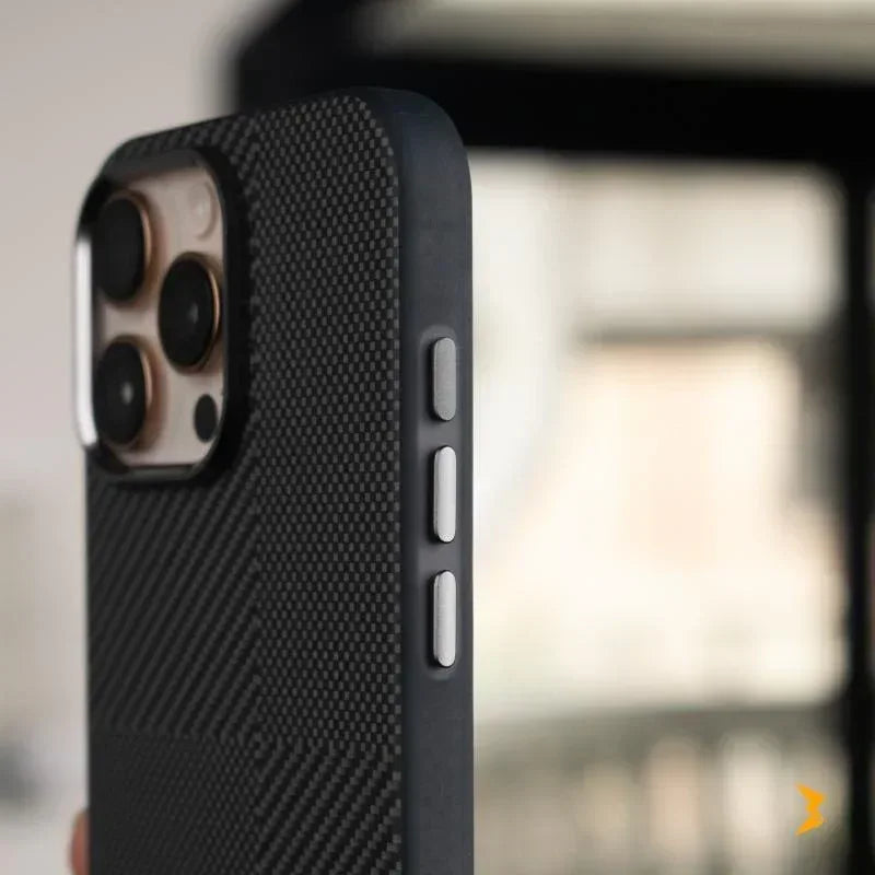 Paika Carbon Fiber Case iPhone 16 Pro Max - Three