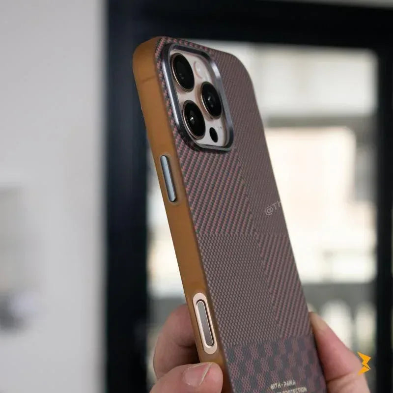 Paika Carbon Fiber Case iPhone 16 Pro Max - Three