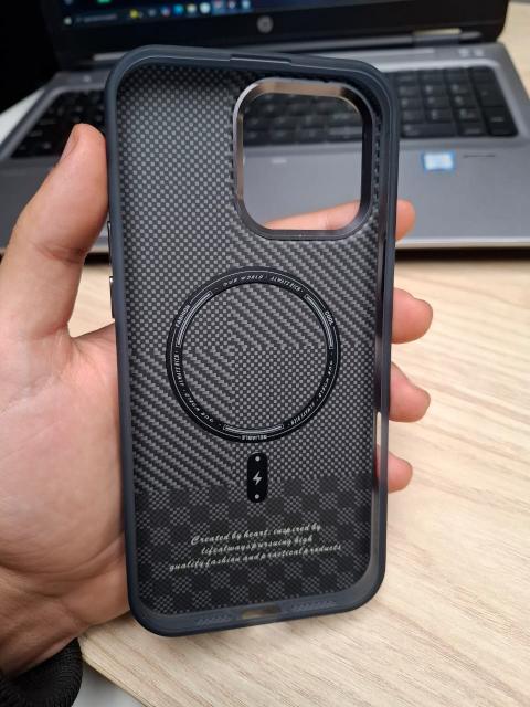 Paika Carbon Fiber Case iPhone 16 Pro Max - Three