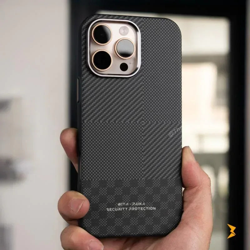 Paika Carbon Fiber Case iPhone 16 Pro Max - Three