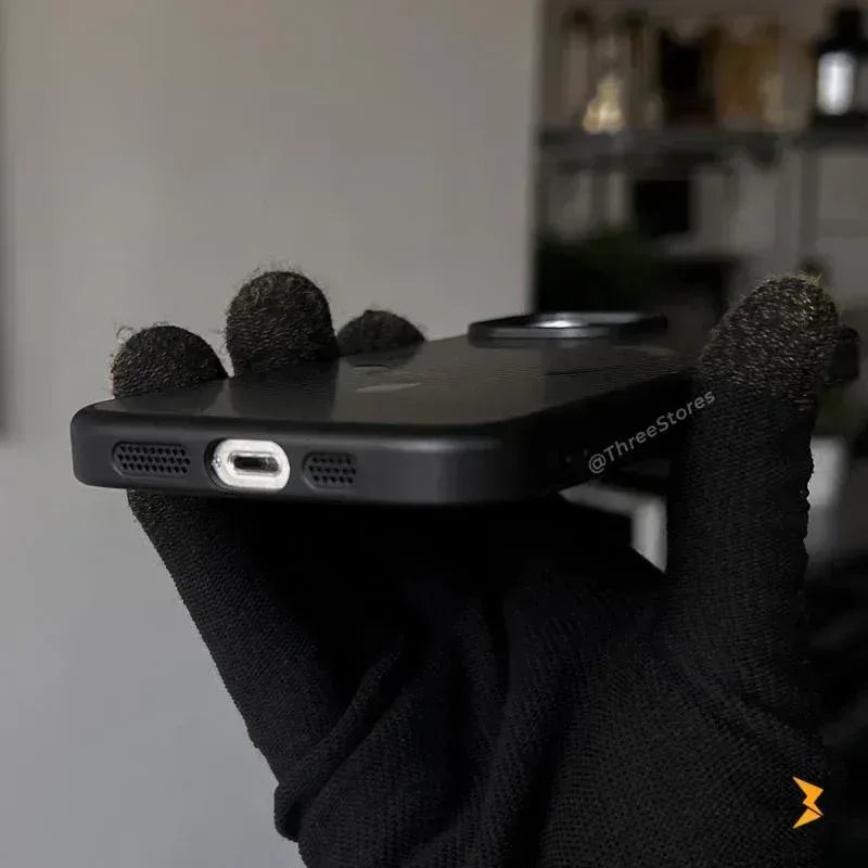 Plating Frame Carbon Magsafe Case iPhone 15 - Three
