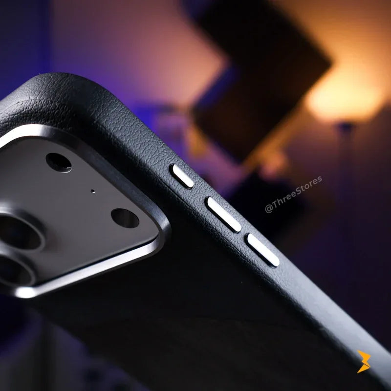 Profile Scratched Case iPhone 17 Pro Max - Three