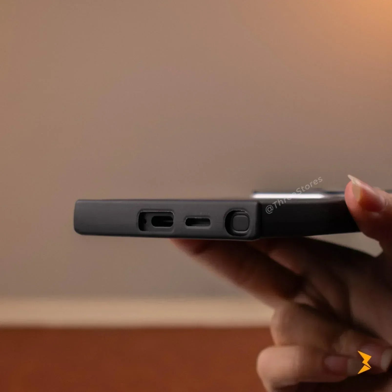 Puloka KickSnap Leather Case Samsung S22 Ultra - Three