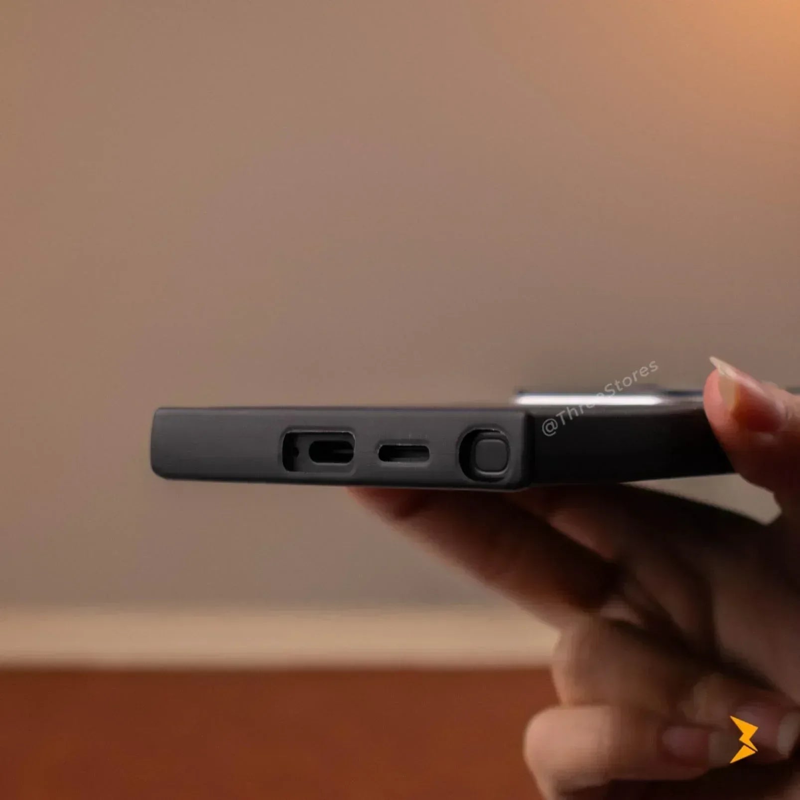 Puloka KickSnap Leather Case Samsung S25 Ultra - Three