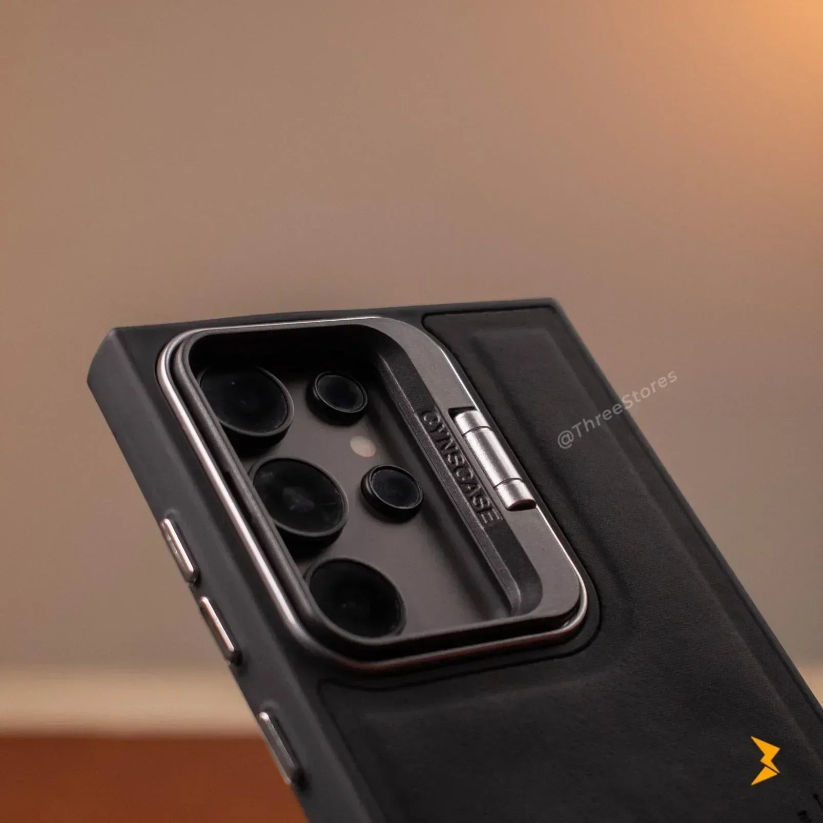 Puloka KickSnap Leather Case Samsung S25 Ultra - Three