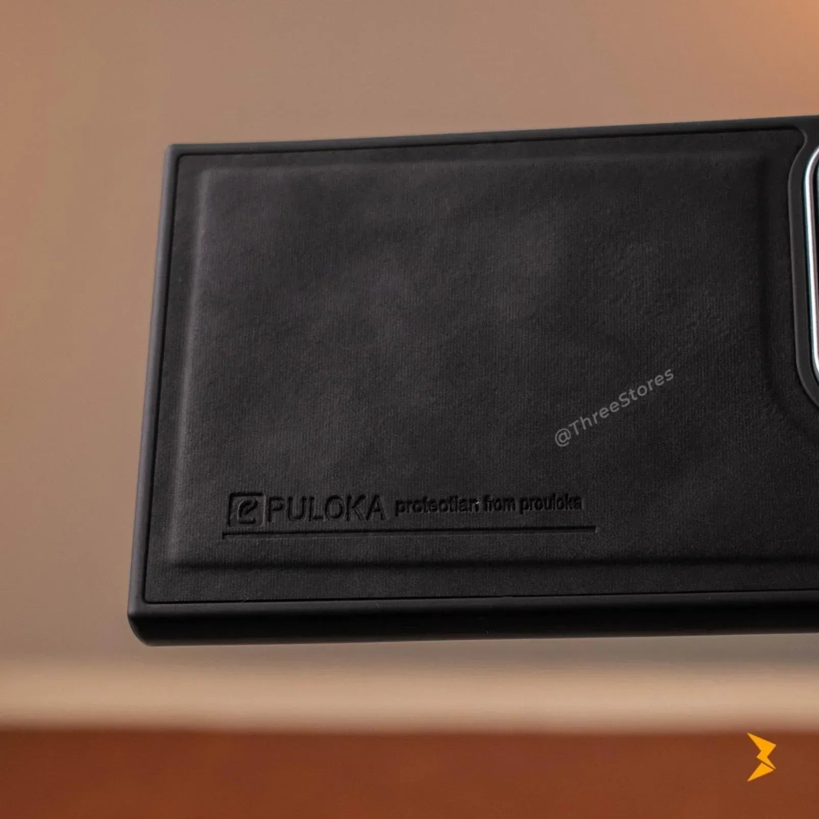 Puloka KickSnap Leather Case Samsung S22 Ultra - Three