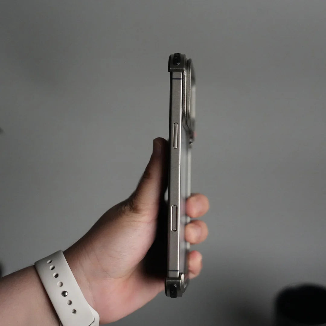 Quantyx Metal Frame Stand Case iPhone 17 Pro Max