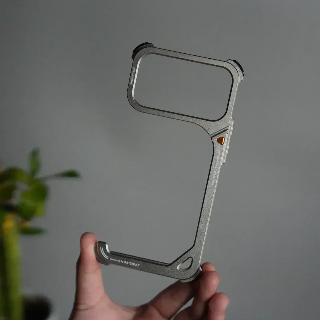 Quantyx Metal Frame Stand Case iPhone 17 Pro Max - Three