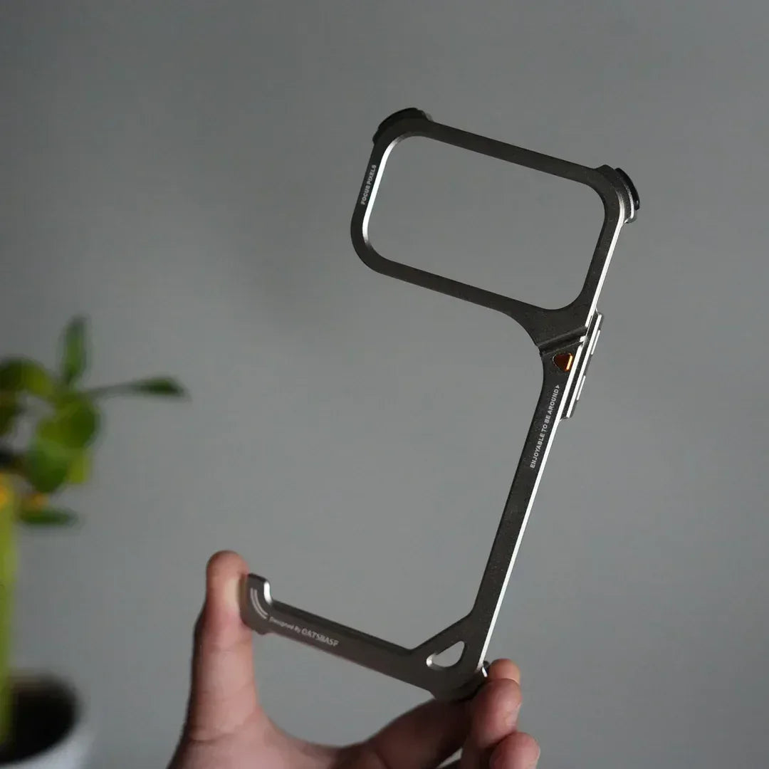 Quantyx Metal Frame Stand Case iPhone 17 Pro Max - Three