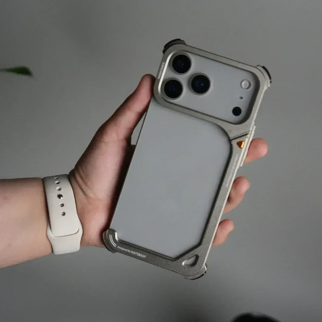 Quantyx Metal Frame Stand Case iPhone 17 Pro Max - Three
