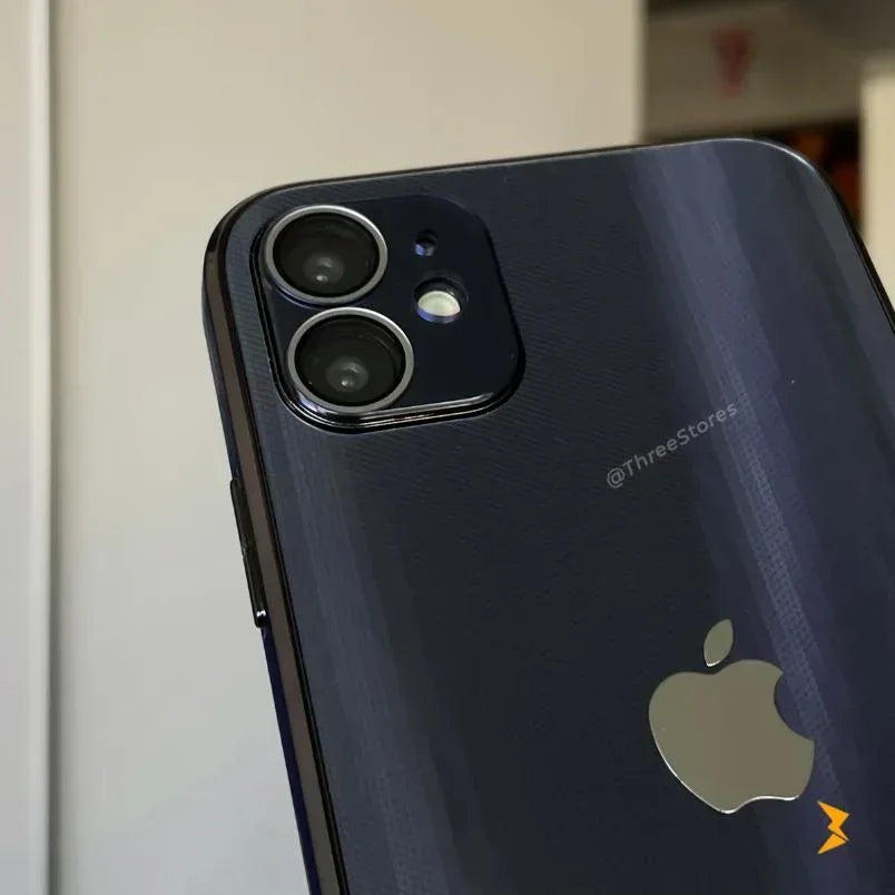 Radiant Carbon Case iPhone 11 - Three