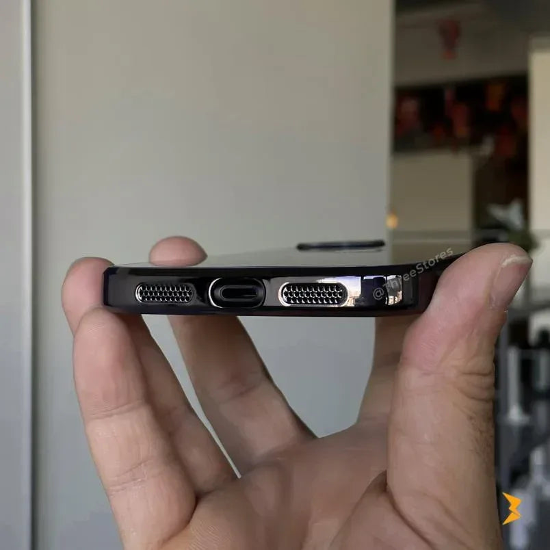 Radiant Carbon Case iPhone 11 - Three