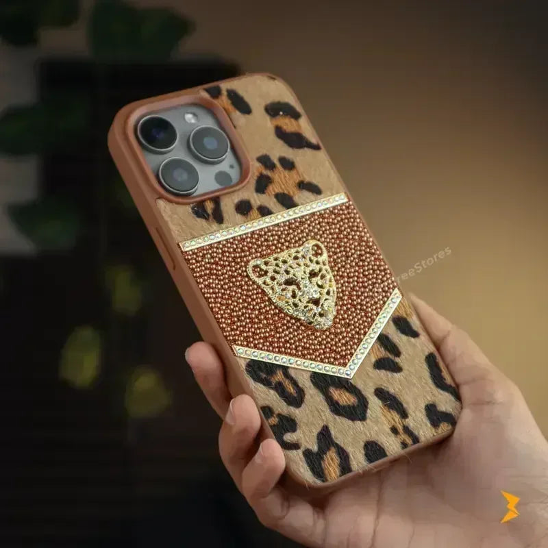 Roar Strass Case iPhone 16 Pro Max - Three