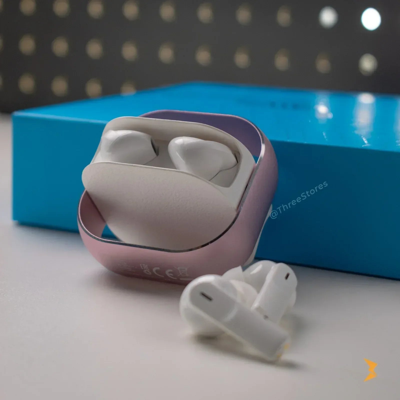 SAWA Couples 4 in 1 Wireless Earphones - Three
