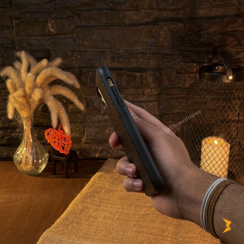 Santa Knight Leather Case iPhone 11 - Three