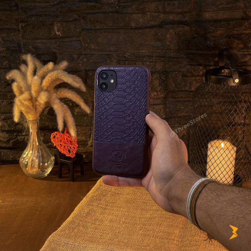 Santa Knight Leather Case iPhone 11 - Three