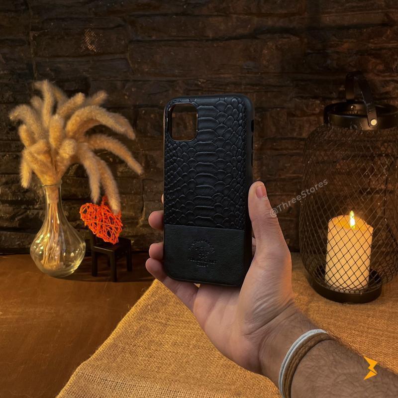 Santa Knight Leather Case iPhone 11 - Three