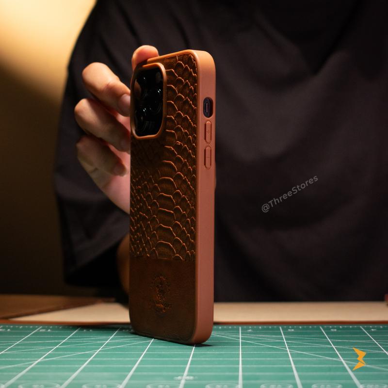 Santa Knight Leather Case iPhone 15 Pro Max