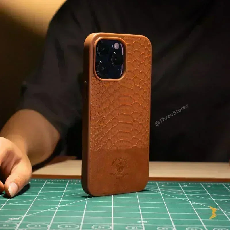 Santa Knight Leather Case iPhone 11 Pro Max - Three