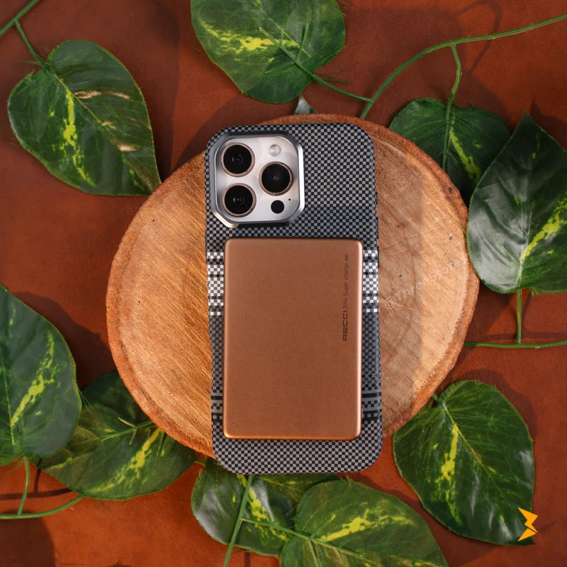 Shine Carbon Magsafe Wallet Case iPhone 16 Pro Max