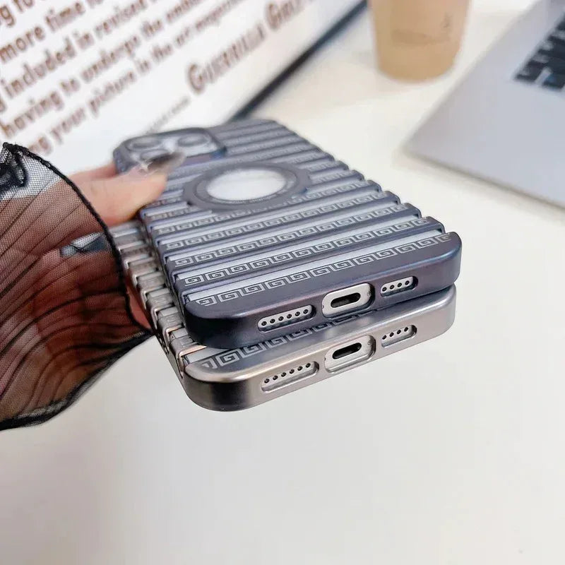 Superior Heat Diffusing Grid Case iPhone 13 Pro Max - Three