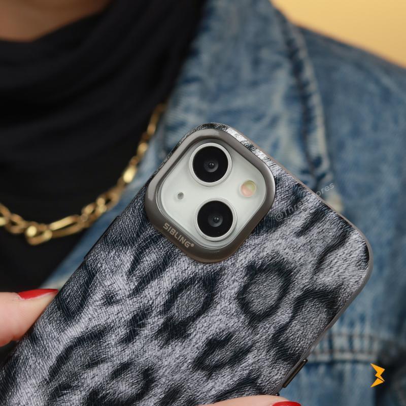 Tiger Sibling Metal Frame Case iPhone 15 - Three