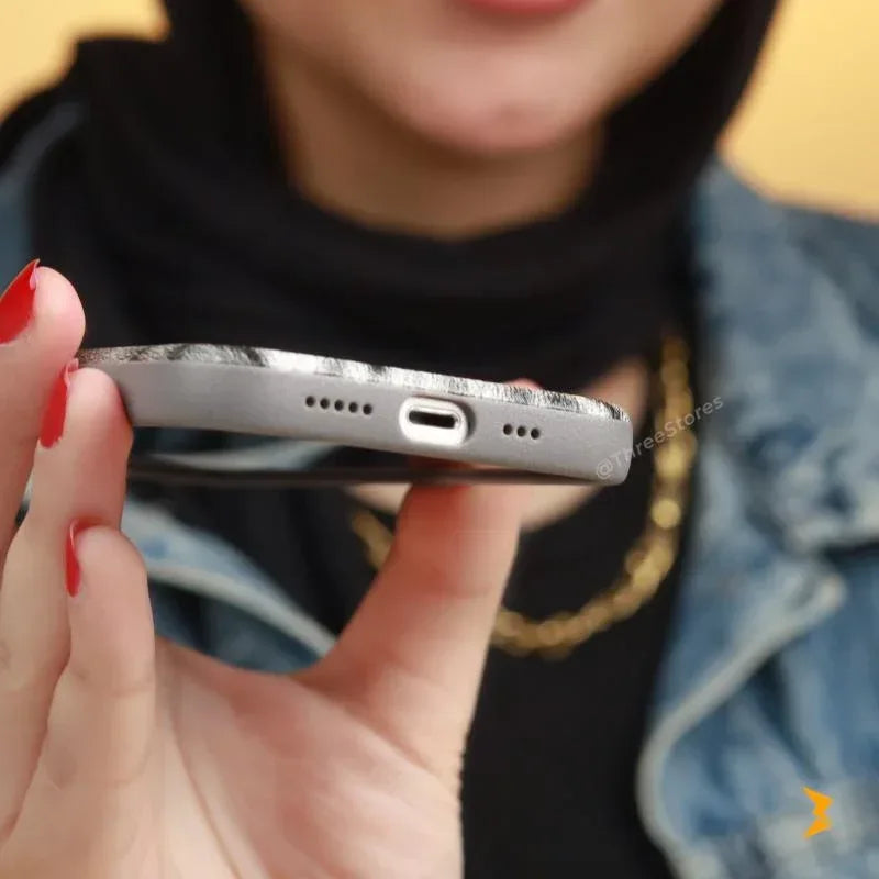 Tiger Sibling Metal Frame Case iPhone 15 - Three