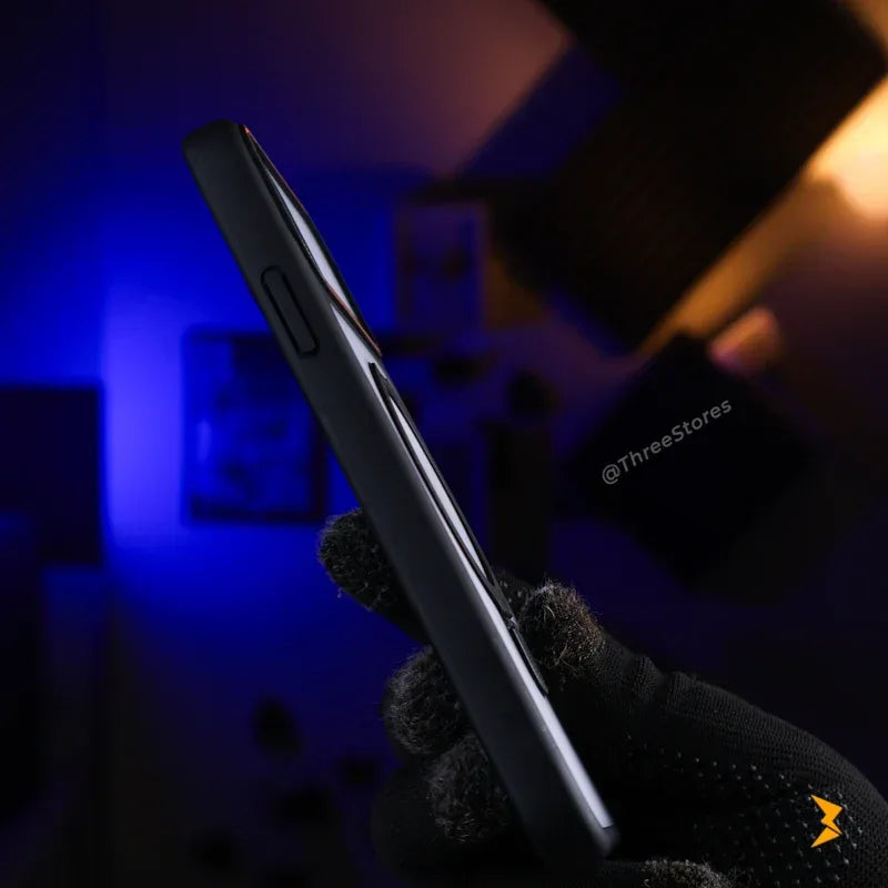 Void Metal Stand Magsafe Case iPhone 11 - Three