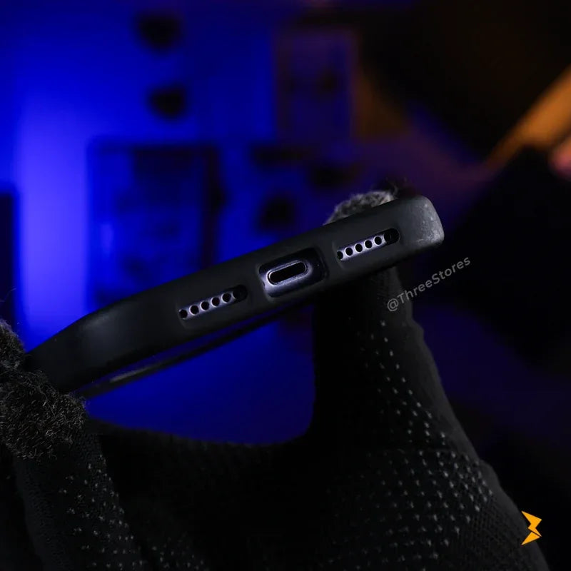 Void Metal Stand Magsafe Case iPhone 11 - Three