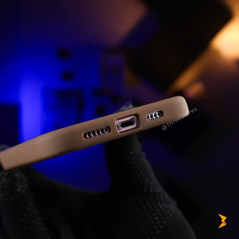 Void Metal Stand Magsafe Case iPhone 13 Pro Max - Three