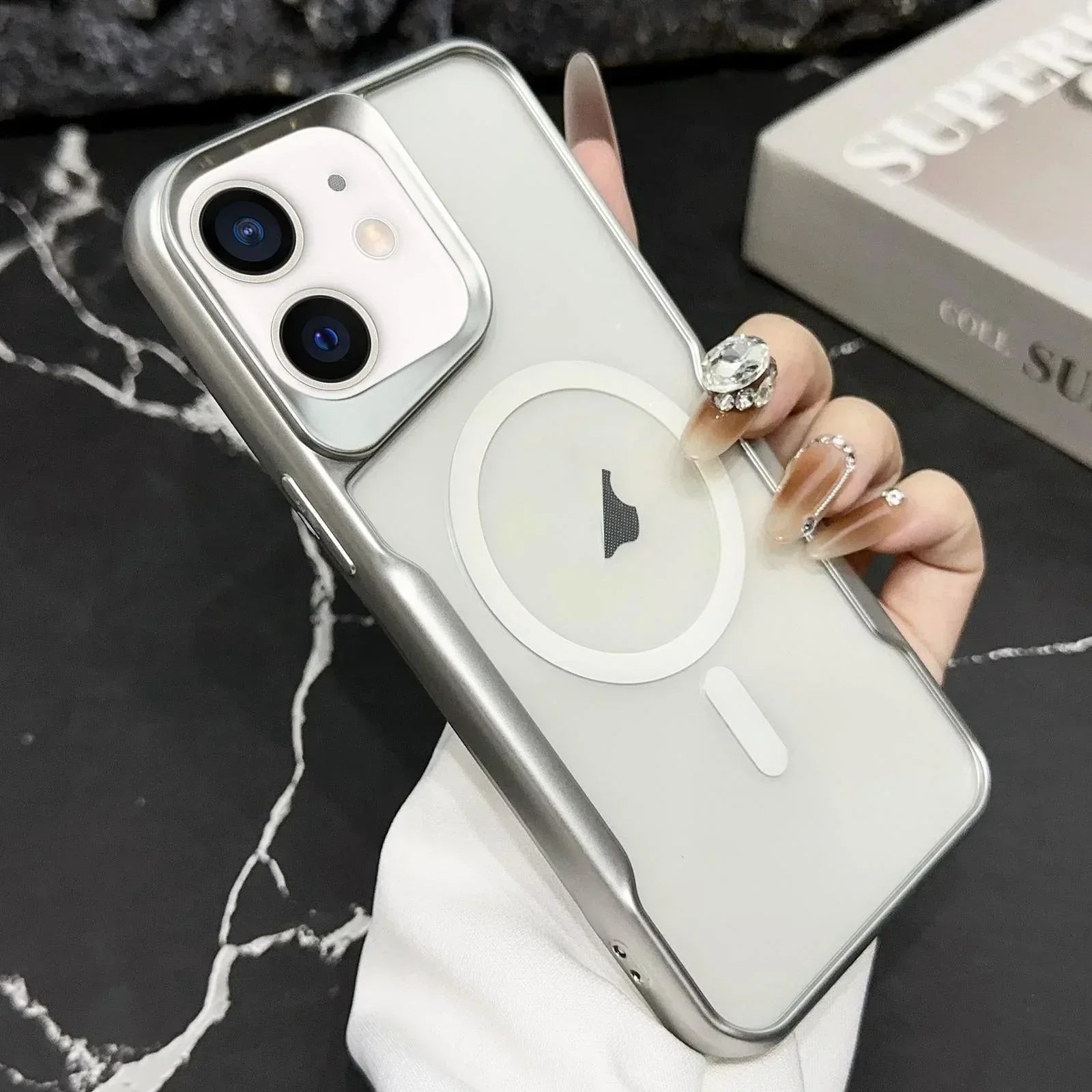 Vonzee Transparent Magsafe Case iPhone 12 - Three