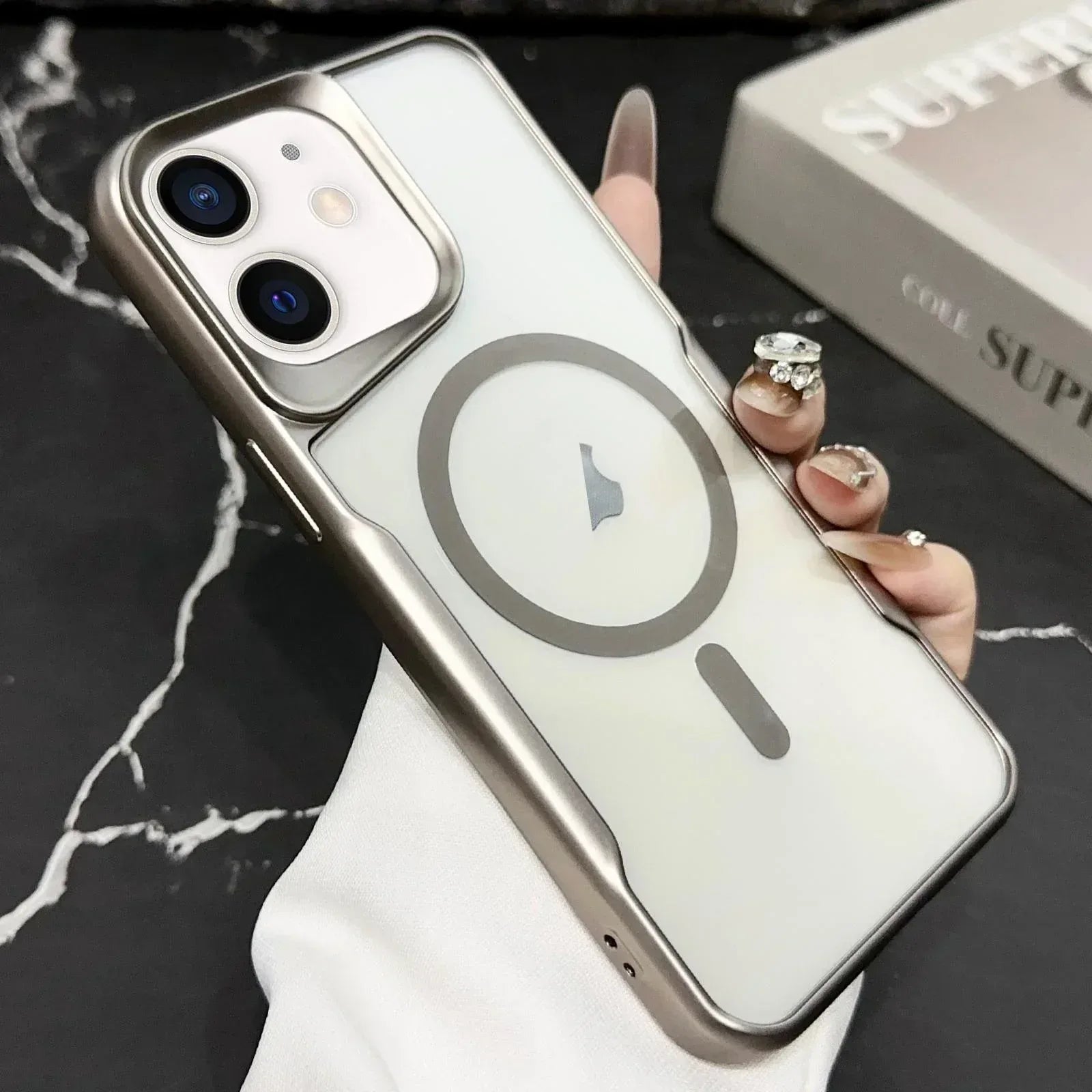 Vonzee Transparent Magsafe Case iPhone 12 - Three