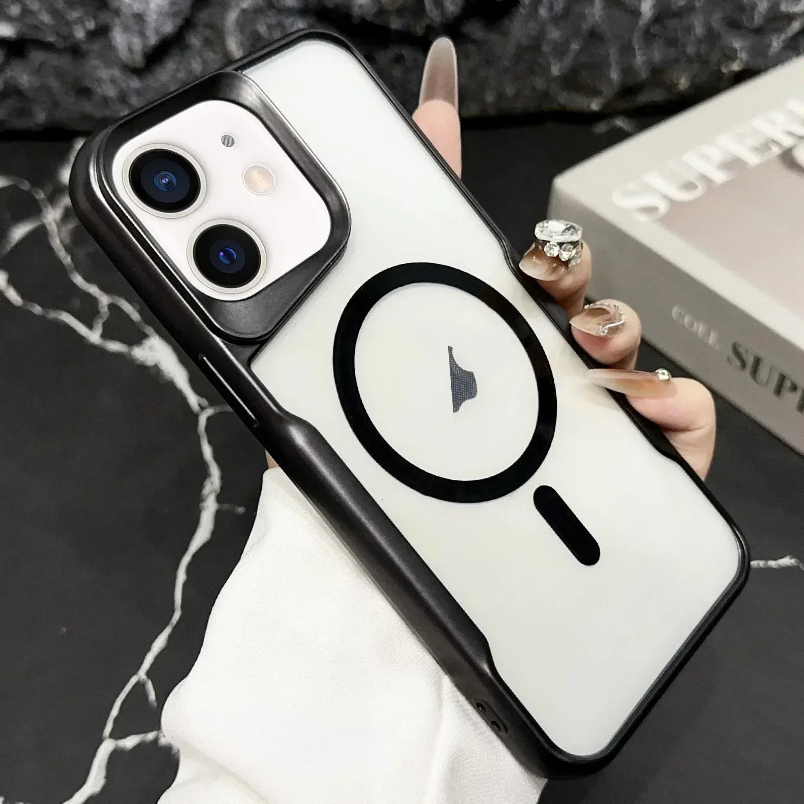 Vonzee Transparent Magsafe Case iPhone 12 - Three