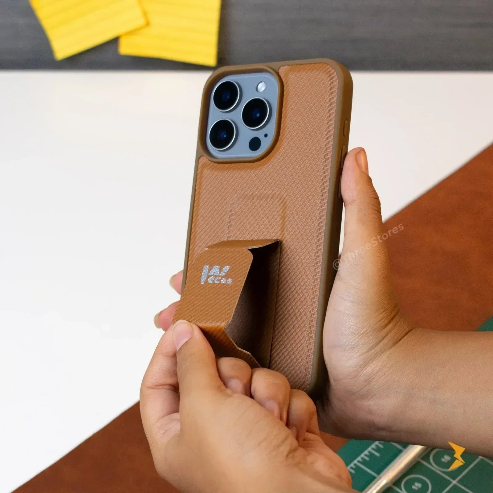 WeCan Carbon Grip Case iPhone 15 Pro Max - Three