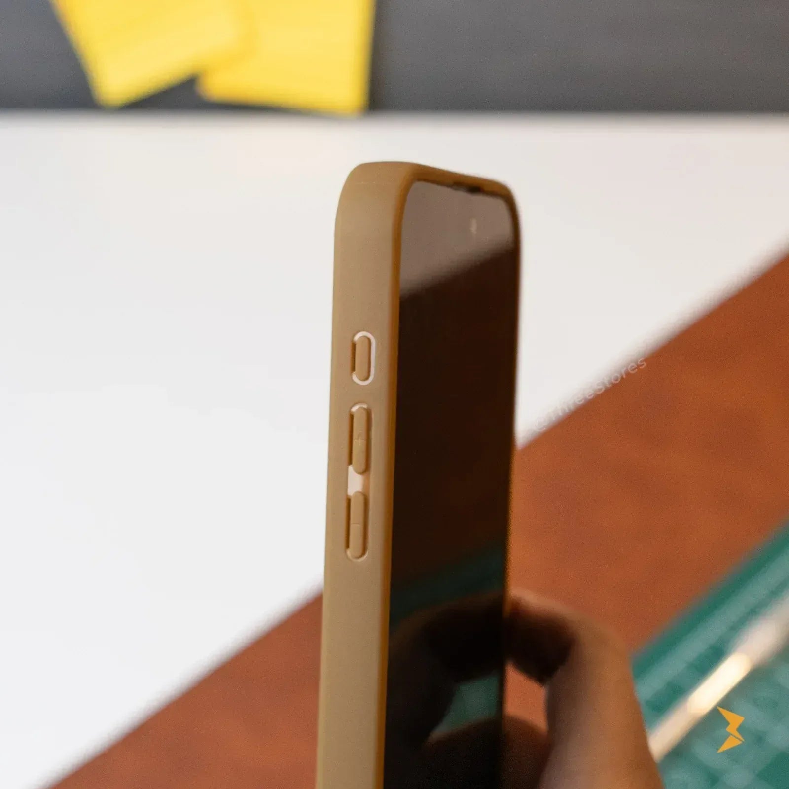 WeCan Carbon Grip Case iPhone 13 Pro Max - Three