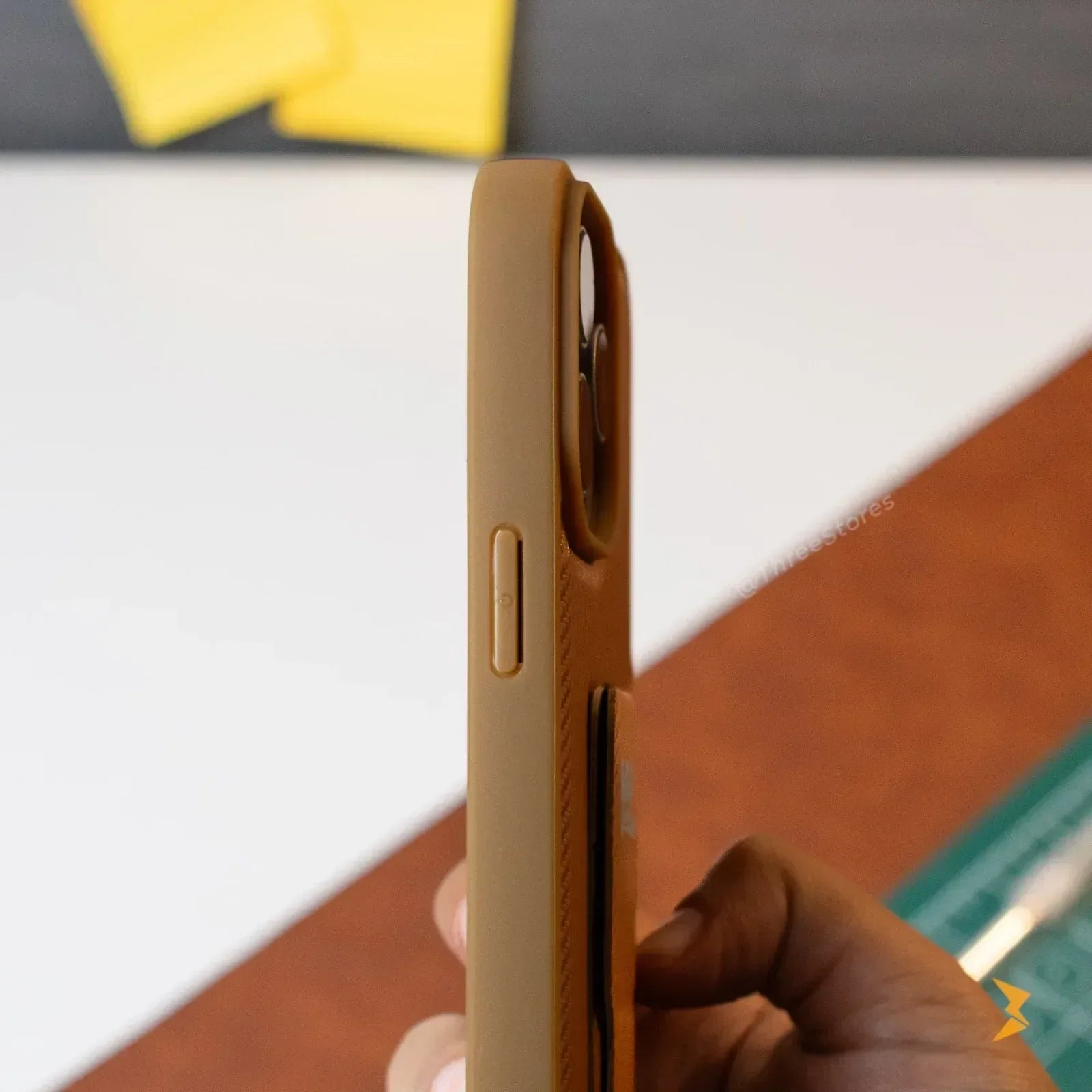 WeCan Carbon Grip Case iPhone 13 Pro Max - Three
