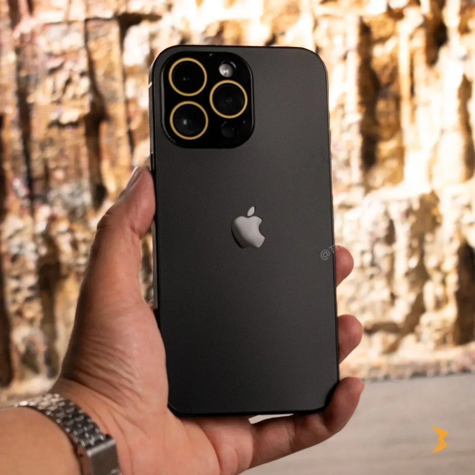 Luminous Glass Case iPhone 15 - Three